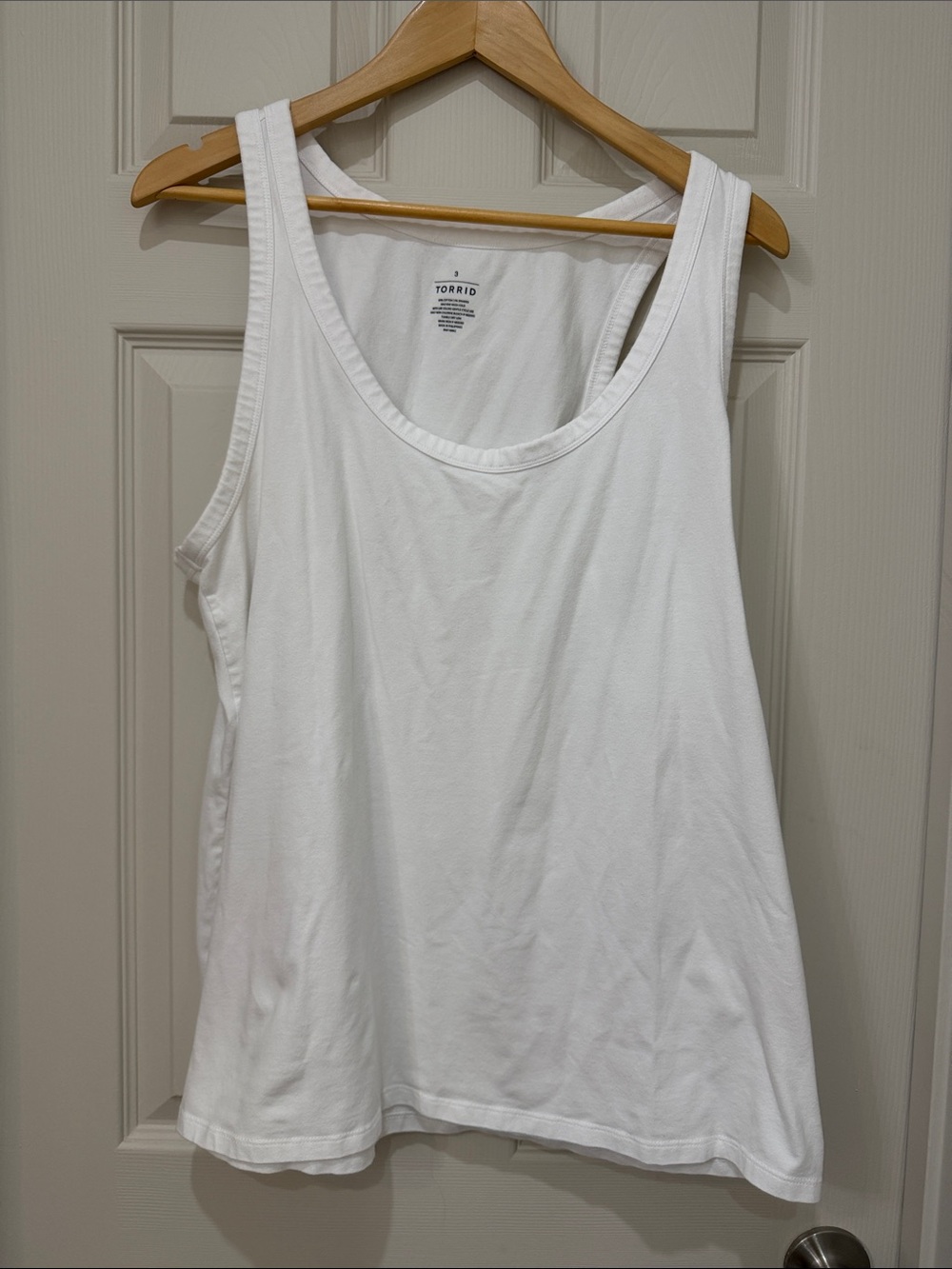 torrid White Scoop Neck Tank Top